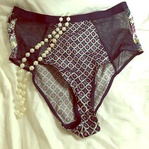 Victoria’s Secret high waist panty 🌹